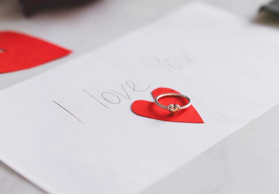 San Valentino da Griffe Oro: l’Amore si Indossa con un Gioiello Prezioso (e il 10% di Sconto!)